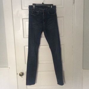 Skinny Leg and butt-shaping Jeans